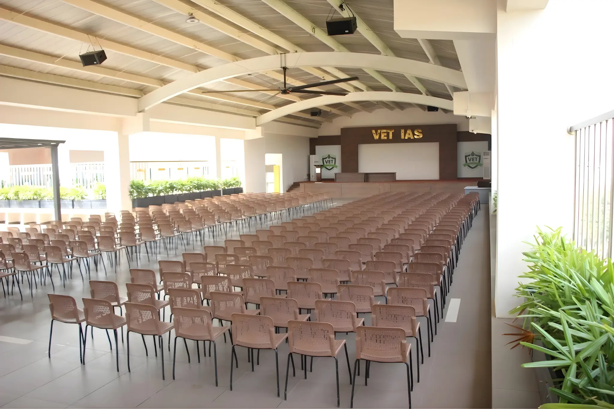 Syona Roots - VET chairs 3