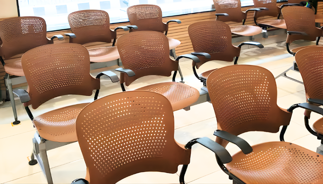 Syona roots - Aarthy scans chairs (3)