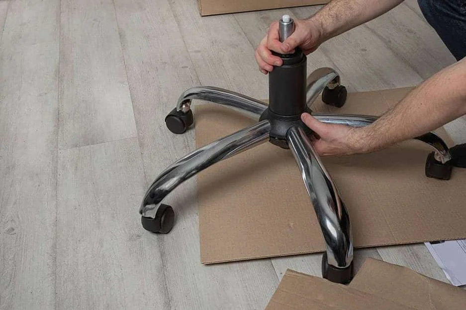 Check office chair gas cylinder for proper support